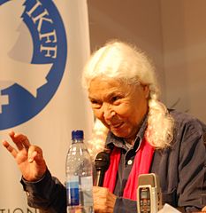 Nawal El Saadawi (Foto: Bengt Oberger, Wikimedia Commons, CC-BY-3.0) Nawal El Saadawi (Foto: Bengt Oberger, Wikimedia Commons, CC-BY-3.0)