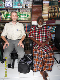 Shaykh Ali Jumaa Mayunga (right), Qur’an translator in Dar es Salaam