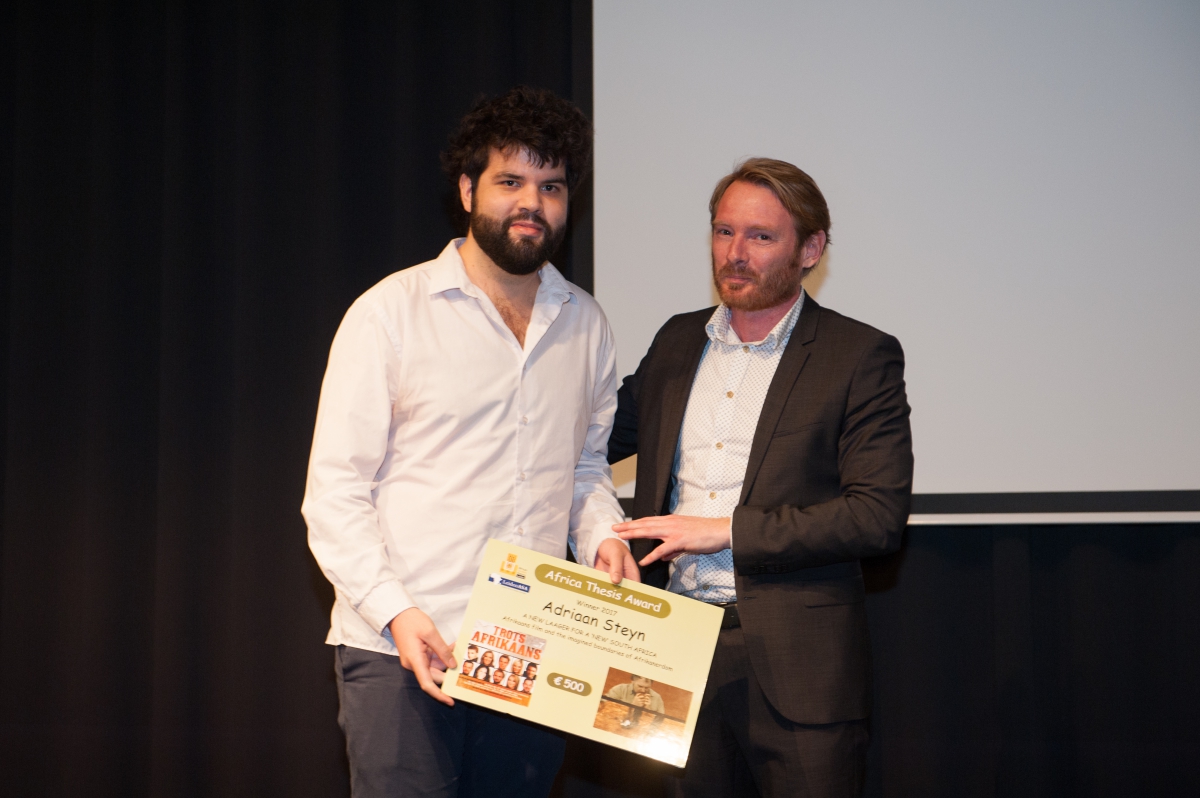 Presentation of the award to the winner