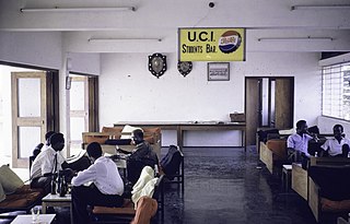 U.C.I. Students Bar, Ibadan 1962 (Wikimedia Commons, NSAG Van Dis Collection, CC-BY-4.0)